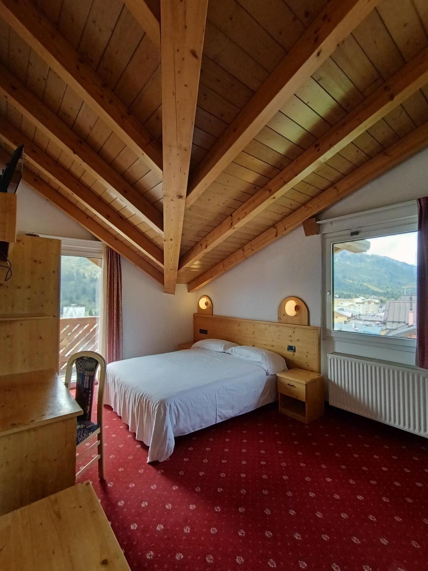 Hotel Cielo Blu Tonalepass Exterior foto
